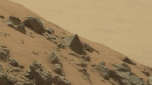 pyramid on mars
